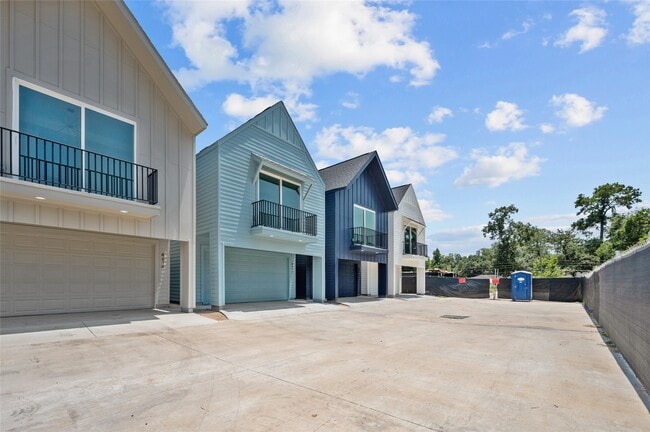 Building Photo - 4612 Crown Grove Ln