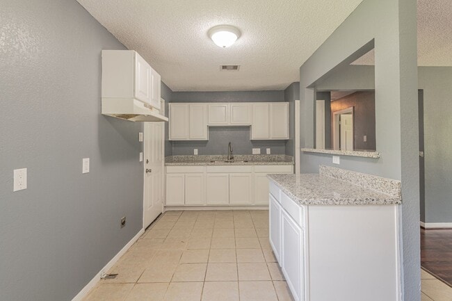 Foto del edificio - 5407 Thrush Dr