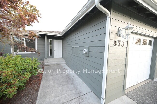 Foto del edificio - 2 bed, 2 bath, 1 car garage in a 4-plex, in Sequim