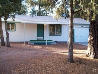 Building Photo - 403 E Forest Dr
