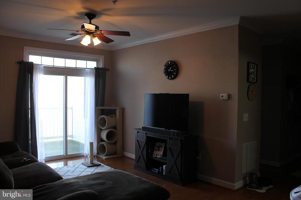 Primary Photo - 6161 Willow Pl