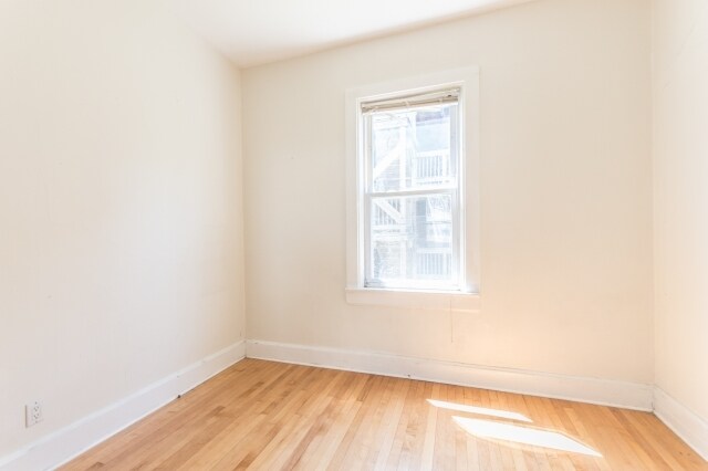 Building Photo - 3311 N Ravenswood Ave