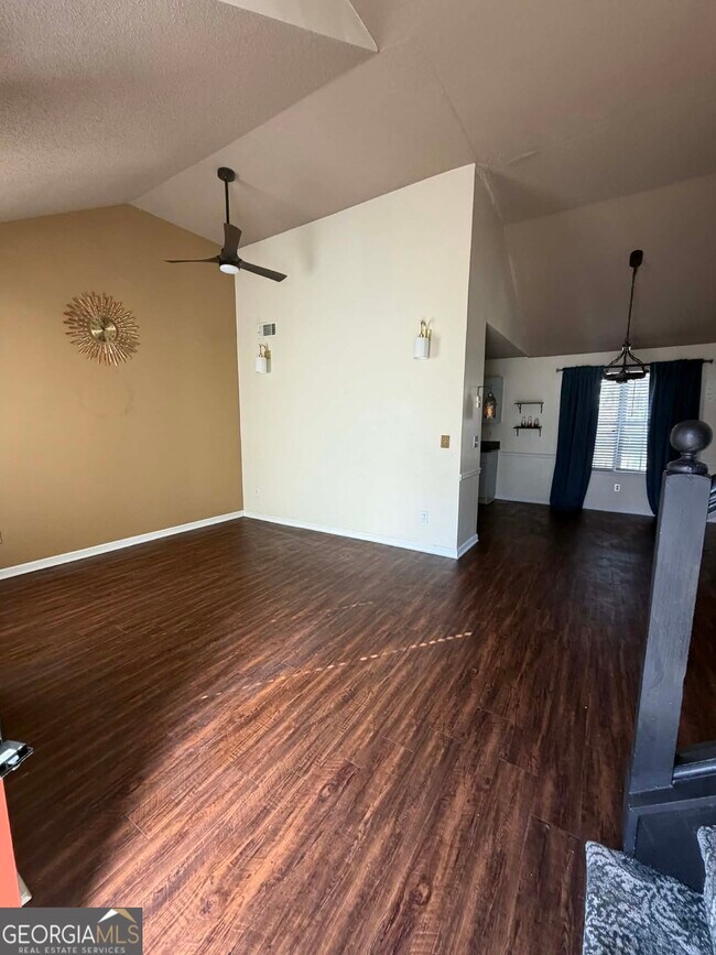 Foto del edificio - 2890 Duncan Pl