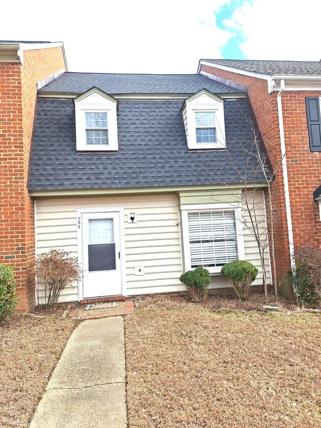 Building Photo - 2 bedroom / 1.5 bathroom -Jamestown 1607