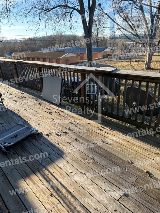 Building Photo - 1207 Holly Ave