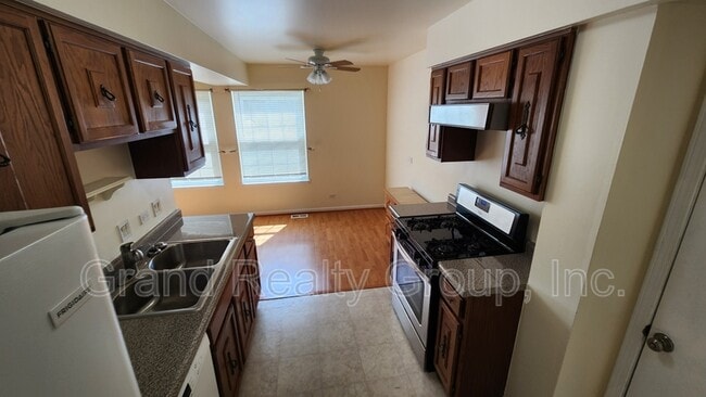 Building Photo - 27 Wildwood Ct