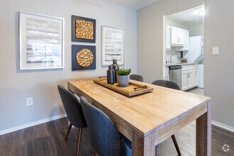2 BR, 2 BA - St Clair, 945 SF, Renovated - The Waverly on the Lake