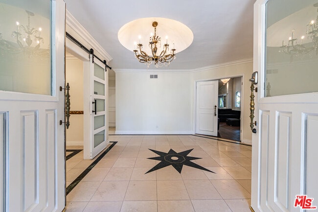 Building Photo - 18022 Lake Encino Dr
