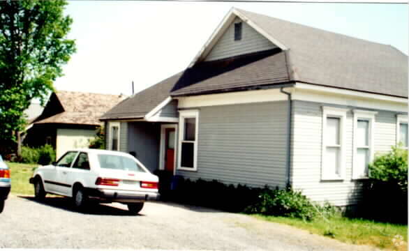 Primary Photo - 7348 Healdsburg Ave