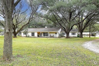 Building Photo - 34122 Pecan Hill Dr