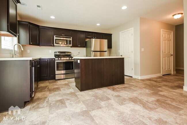 Foto del edificio - 961 Stonehaven Dr
