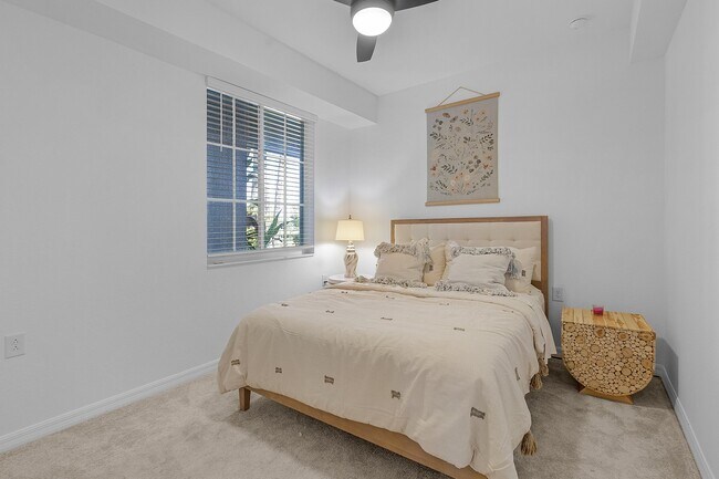 Building Photo - 14061 Heritage Landing Blvd