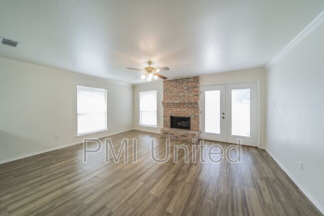 Foto del edificio - 2758 Red Oak Dr