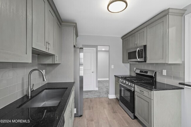 Building Photo - 432 Winterberry Ct