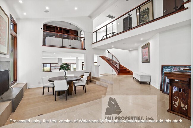 Foto del edificio - Elevated Living in Newport Heights