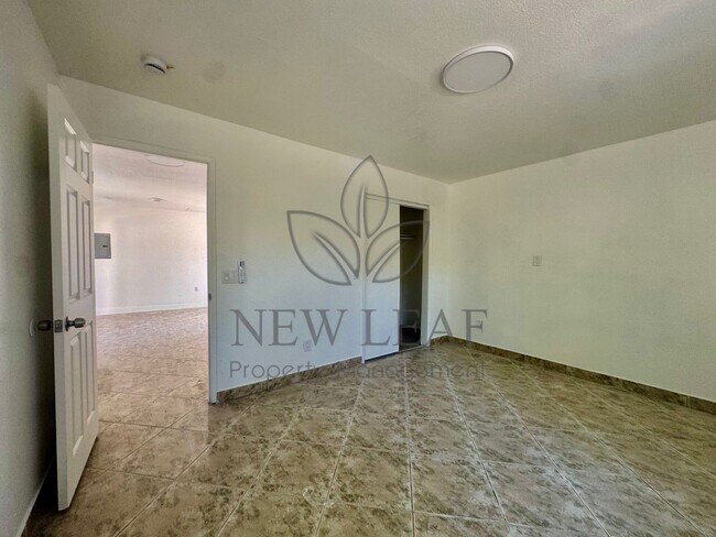 Foto del edificio - 653 W Fernleaf Ave