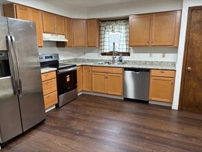 Building Photo - 1180 Golden Dawn Cir