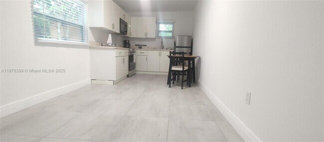 Foto del edificio - 259 NE 56th St