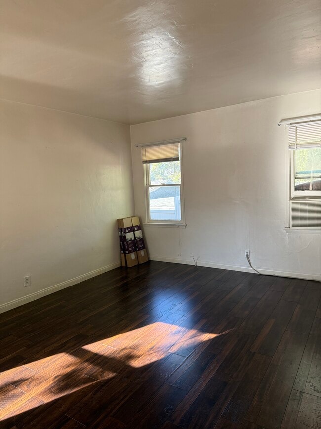 Living Room - 10530 Hillhaven Ave