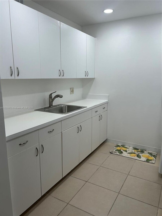 Foto del edificio - 13355 SW 9th Ct