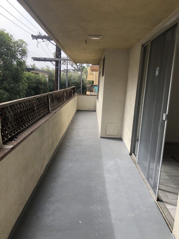 Foto del edificio - 11946 Montana Ave