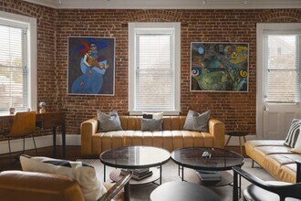 Building Photo - 536 Fleming St