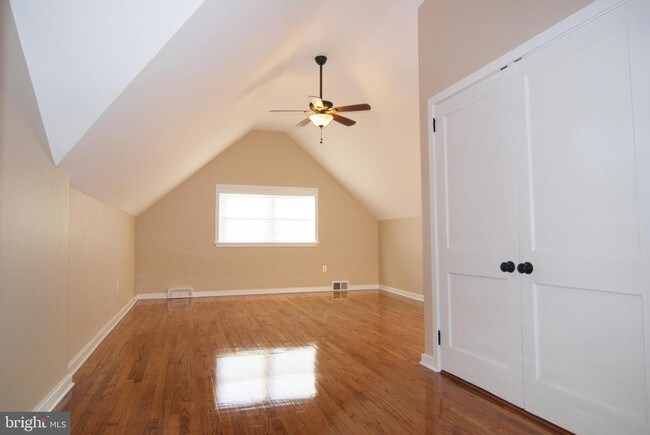 Foto del edificio - 4122 Ferry Rd