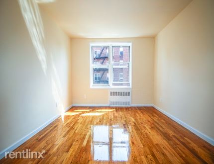 Building Photo - 14205 84th Dr