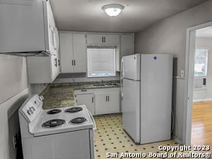 Building Photo - 2016 W Olmos Dr