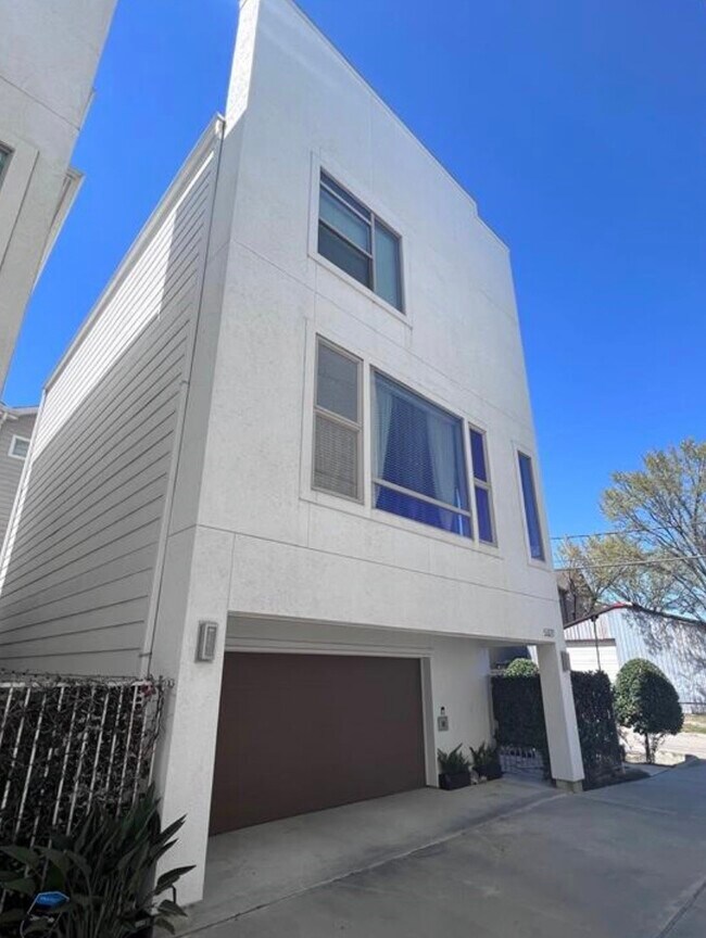 Foto del edificio - 5327 Lillian St