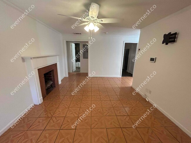 Foto del edificio - 1848 Flat Shoals Rd SE