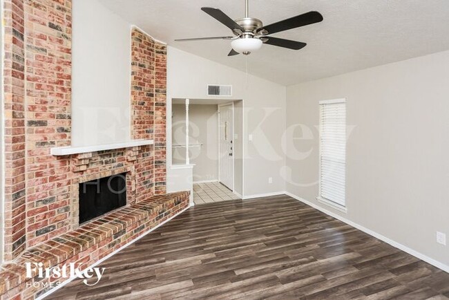 Building Photo - 7916 Iola Dr