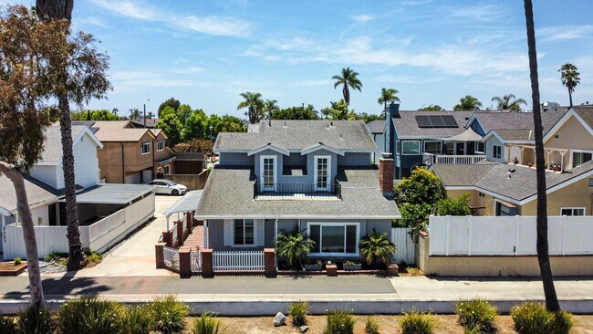 Foto del edificio - AVAILABLE NOW!!  WATERFRONT HOME ON MARINE...