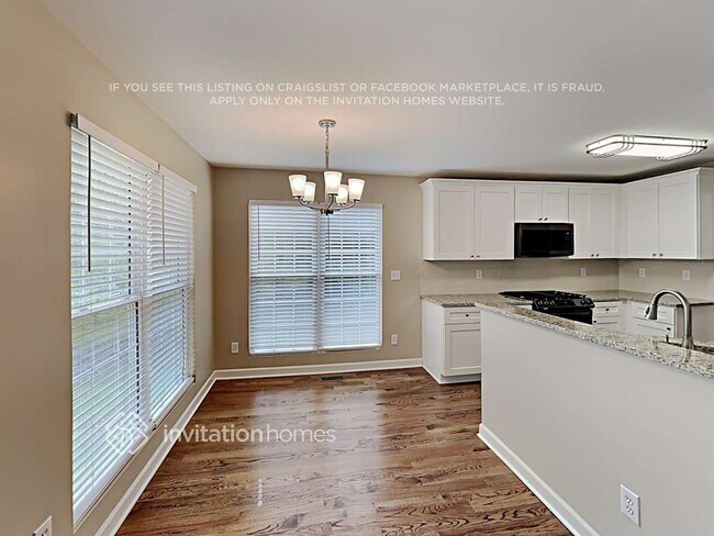 Foto del edificio - 6984 Forest Manor Dr