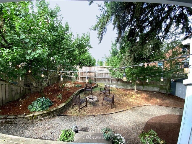 Building Photo - Charming 2 Bed 1 Bath in Hillman City!