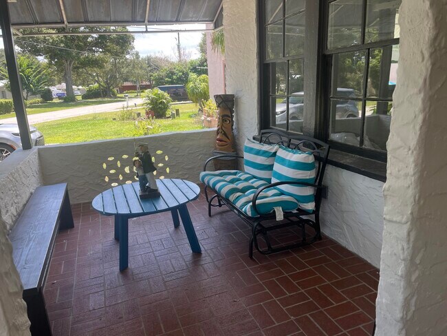 Foto del edificio - 2911 Fairway Dr