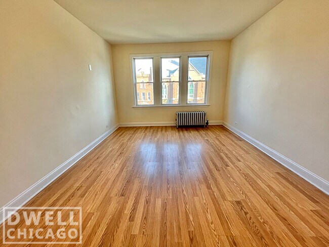 Foto del edificio - 2606 N Kimball Ave