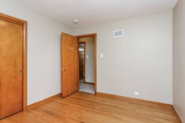Foto del edificio - 9006 W 22nd Pl
