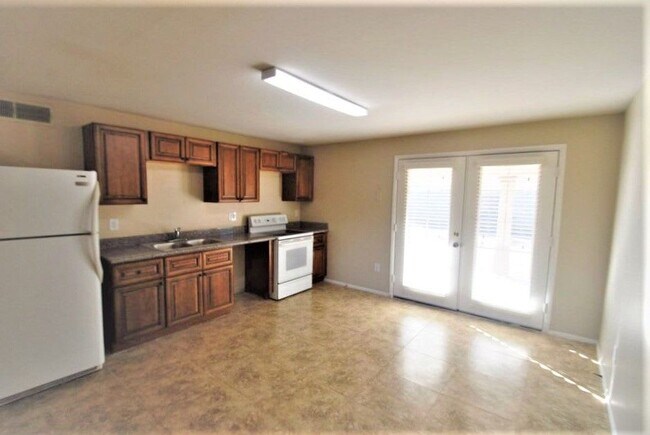 Foto del edificio - 7401 W Cypress St