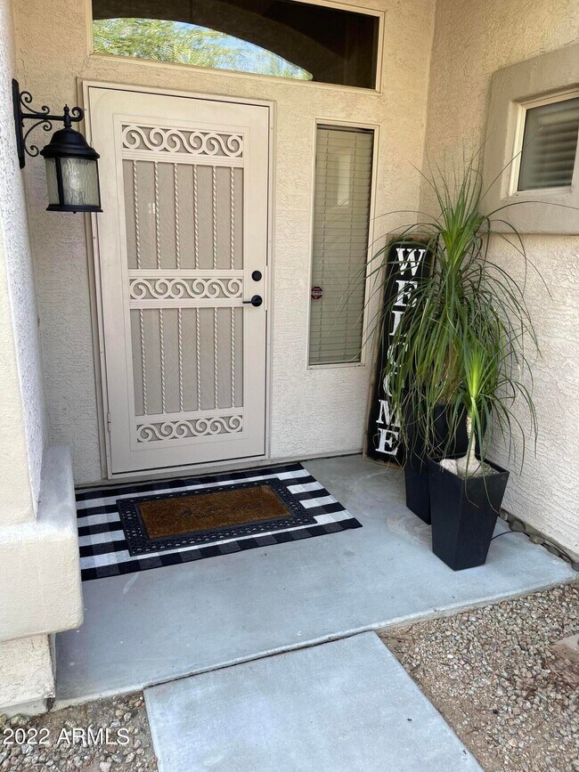 Foto del edificio - 5027 E Duane Ln