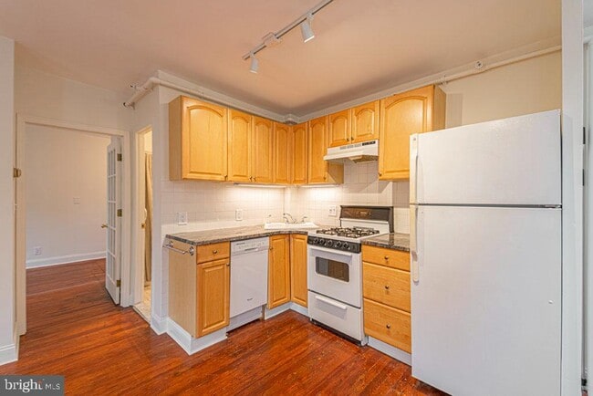 Building Photo - 403 S 23rd St