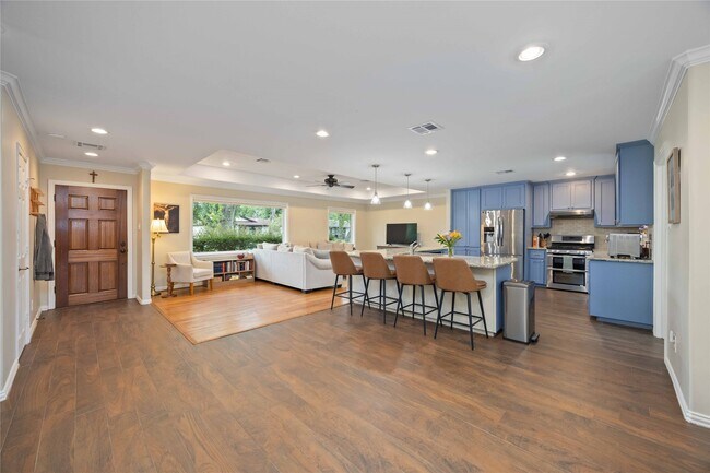 Building Photo - 5326 De Milo Dr