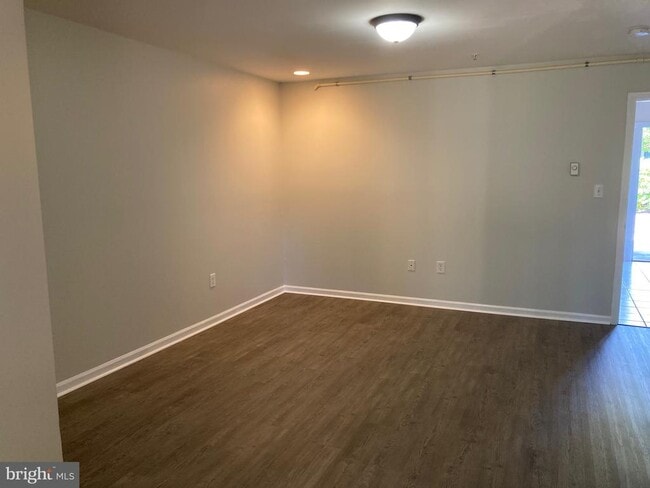 Foto del edificio - 1321 Lindsay Ln
