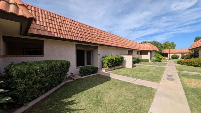 Foto del edificio - 2 Bedroom Condo Unit in the Colonia Coronita Chandler Townhomes Community Near E Chandler Rd and ...