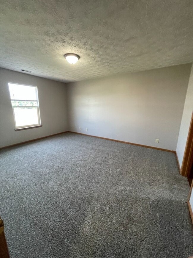 Building Photo - 3368 Edison Dr