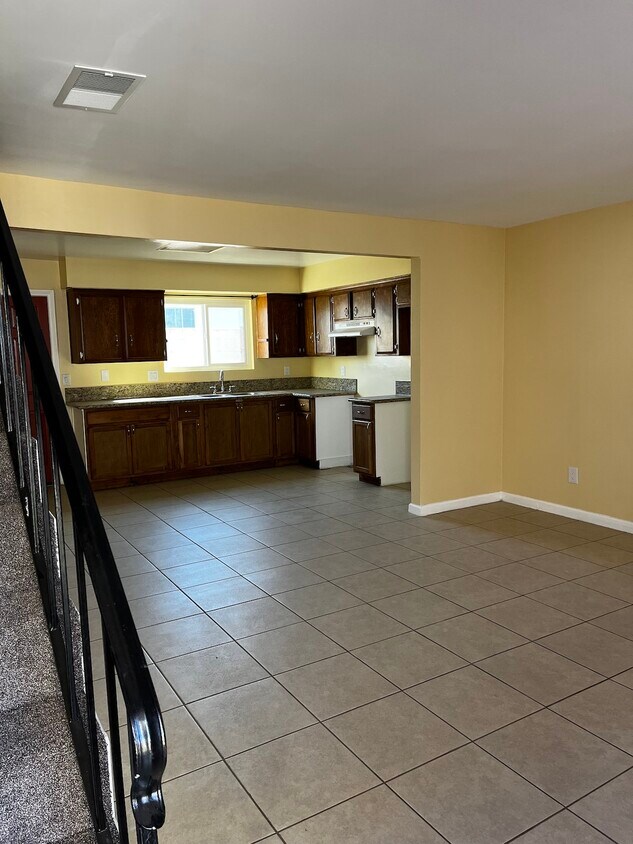 Primary Photo - 1409 Lincoln Street, Unit D