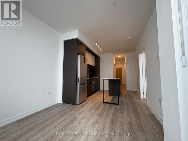 Building Photo - 395 Square One Dr