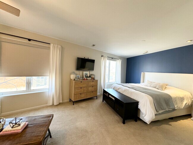 Foto del edificio - 875 N Milwaukee Ave