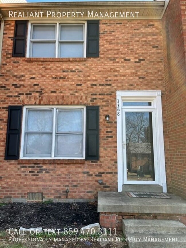 Building Photo - 2 bed, 1.5 bath all electric townhome loca...