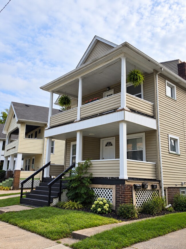 Building Photo - 1279 Idlewood Ave